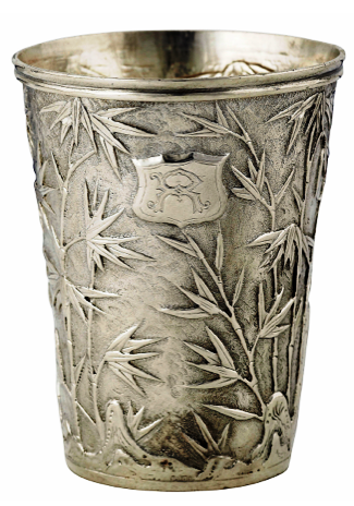 Chinese Export Silver beaker by Cum Wo