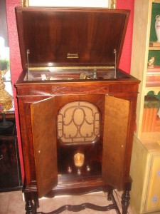 Photo 1 1929 Brunswick Panatrope with Radio