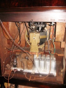 Photo 5 Interior of the Panatrope