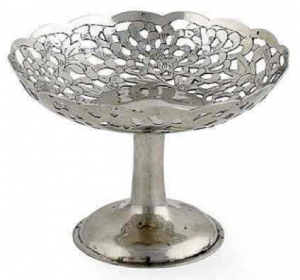 Chinese Export Silver small tazza by Hung Chong