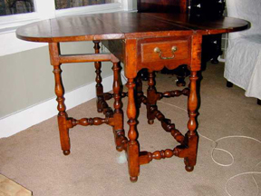 Gateleg table
