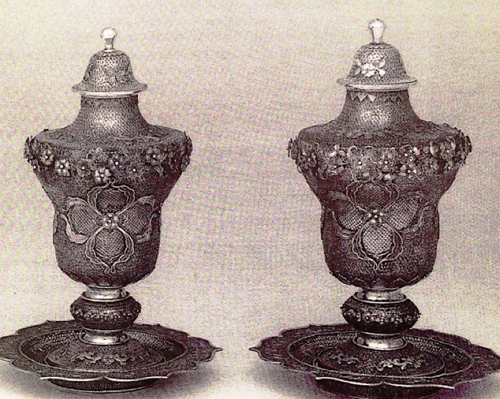 Chinese Export Silver filigree urns by Pao Ying