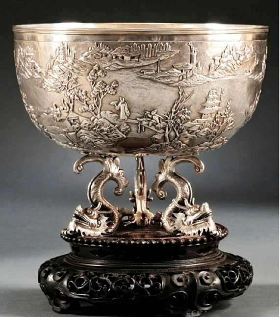 Large Bowl on stand by Ning Zhao Ji for Luen Wo
