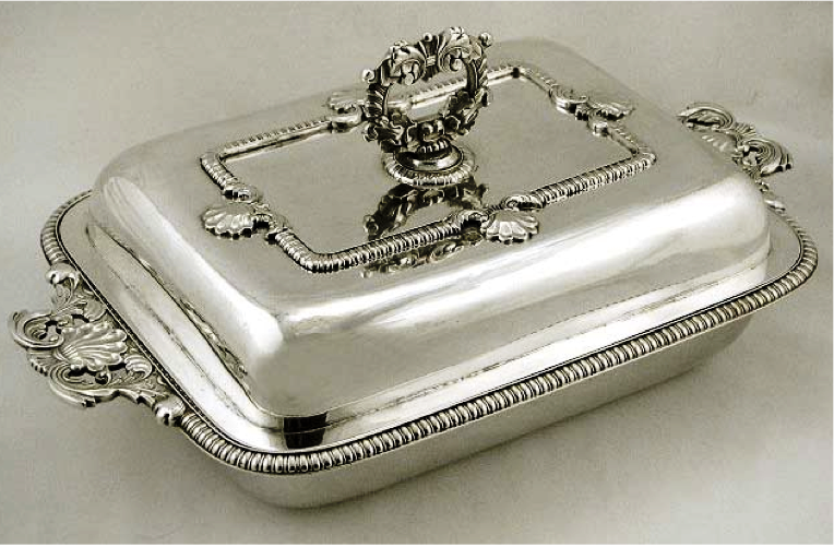 Cutshing Lidded Entree Dish