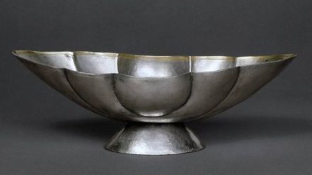 eight lobed bowl