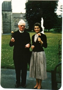 Jacqueline Bouvier met Father Joseph Leonard during a tour of Ireland in 1950, when she was a young, unmarried socialite. They established a close friendship.