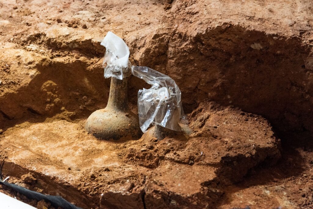 Great Discoveries: 1700s Glass Bottles Found at  Mount Vernon